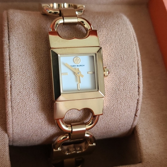 💥SEE NEW LISTING💥 Tory Burch Watch - Picture 14 of 16